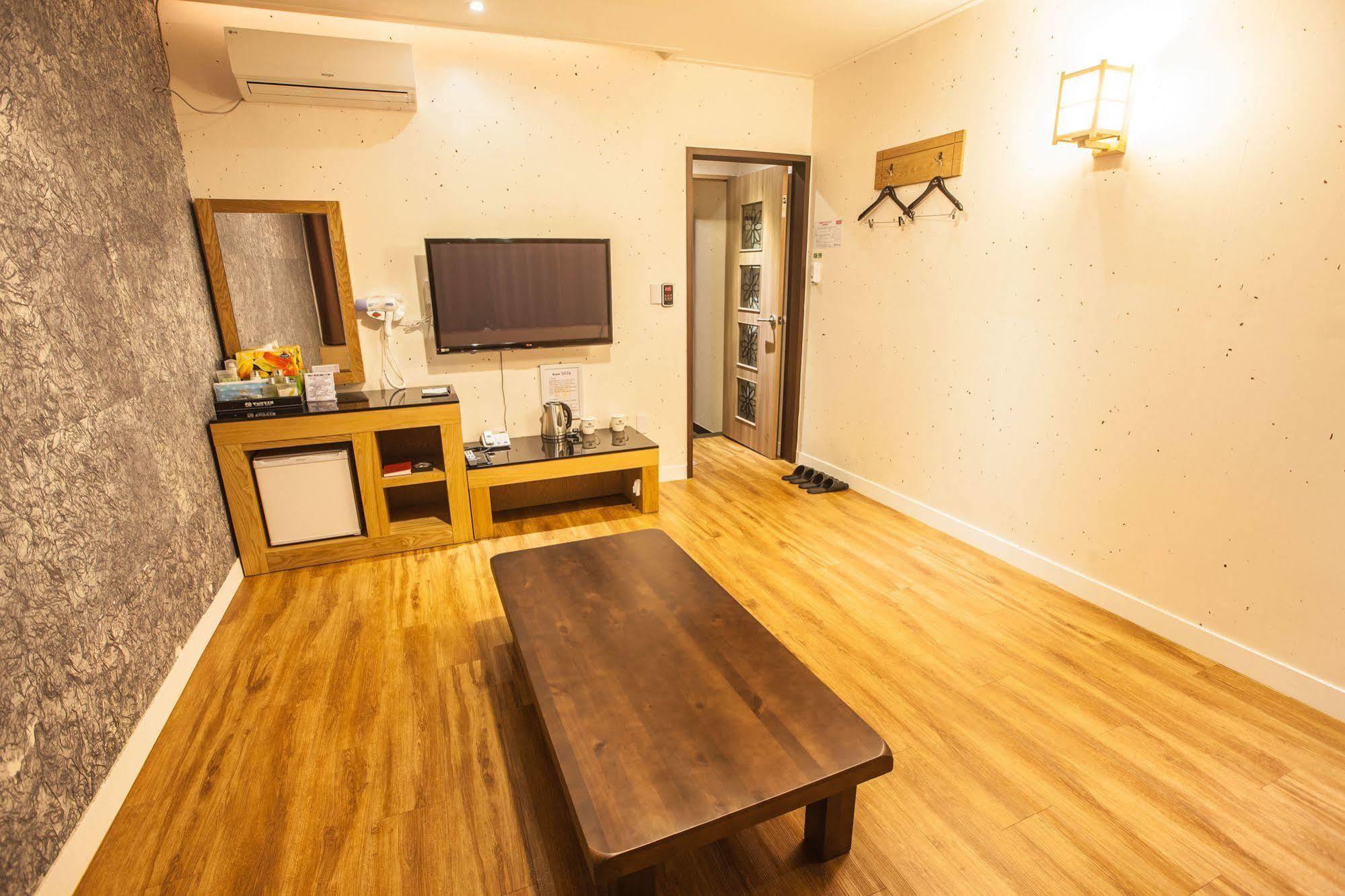 Pungnam Tourist Hotel Jeonju Exterior photo