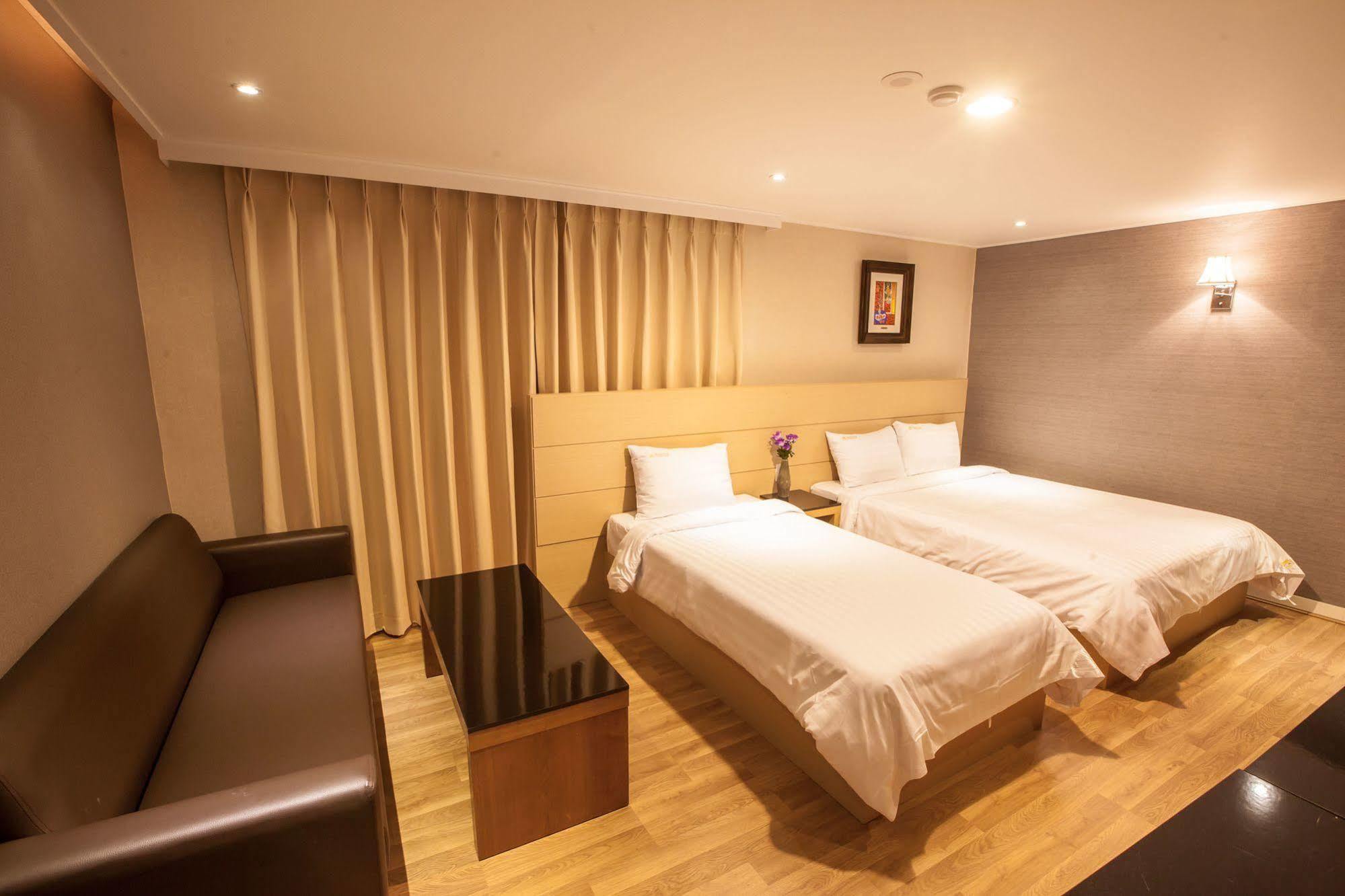Pungnam Tourist Hotel Jeonju Exterior photo
